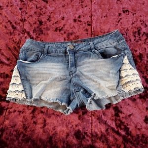 Pretty Lace Shorts